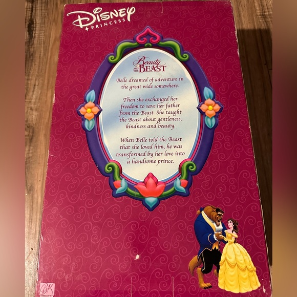 Disney Princess Belle porcelain collectible doll - Picture 7 of 7